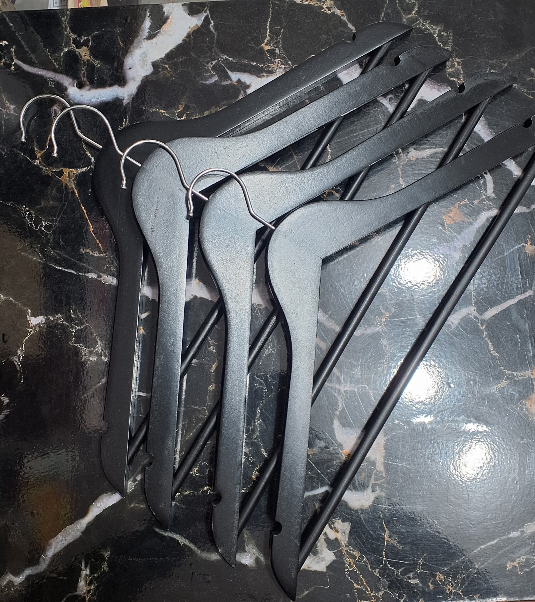 Perchas de Madera Negra - Imagen 2