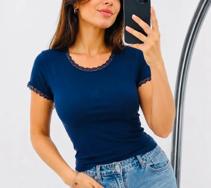 Remera con Puntilla