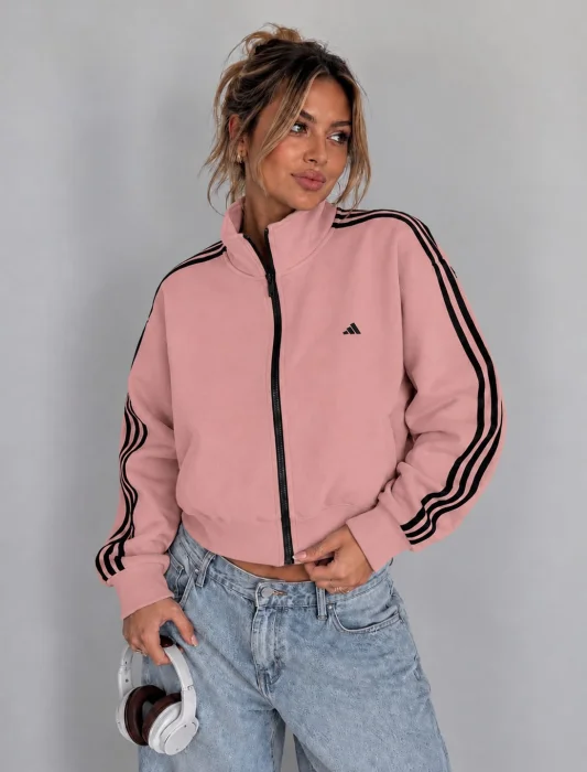 Campera Overside de Lycra Deportiva Logo Bordado y Bolsillos