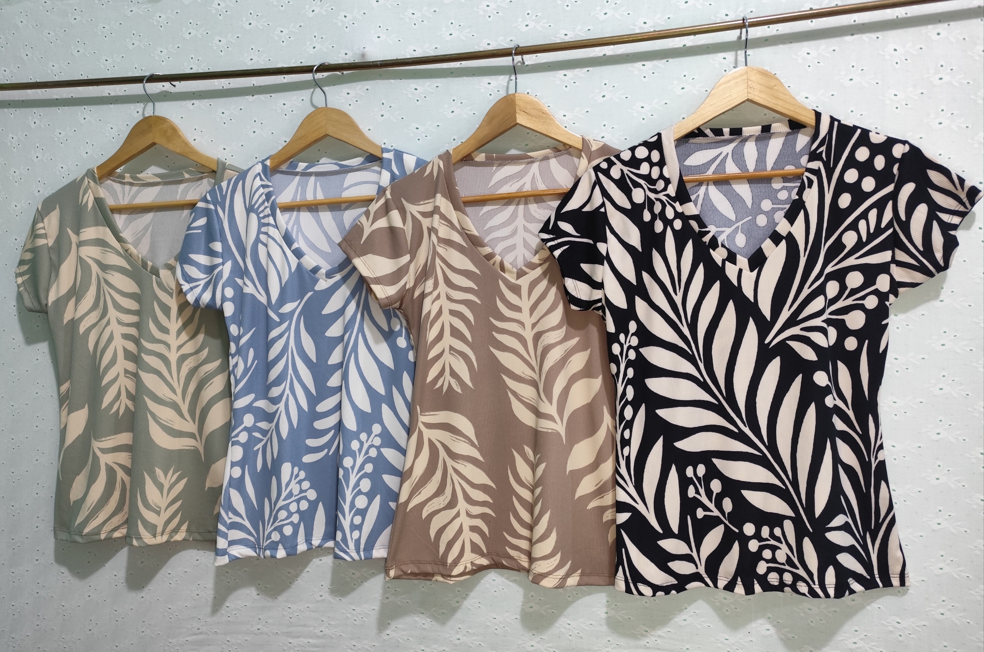 Remeras Estampadas Cuello V de Morley Viscosa - Imagen 3
