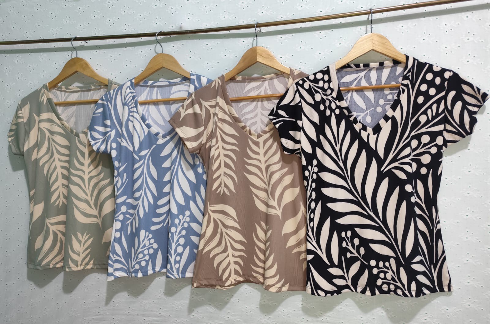 Remeras Estampadas Cuello V de Morley Viscosa - Imagen 3
