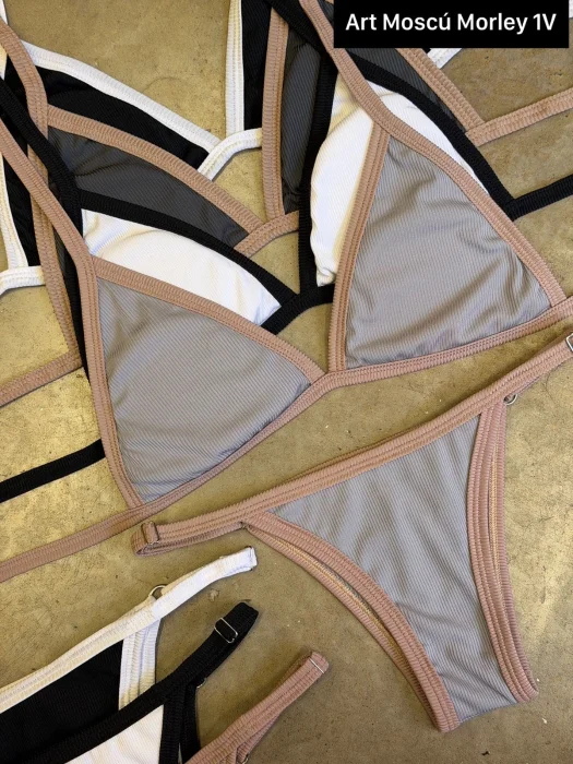Art Moscú Morley 1 V Bikini Vedetina