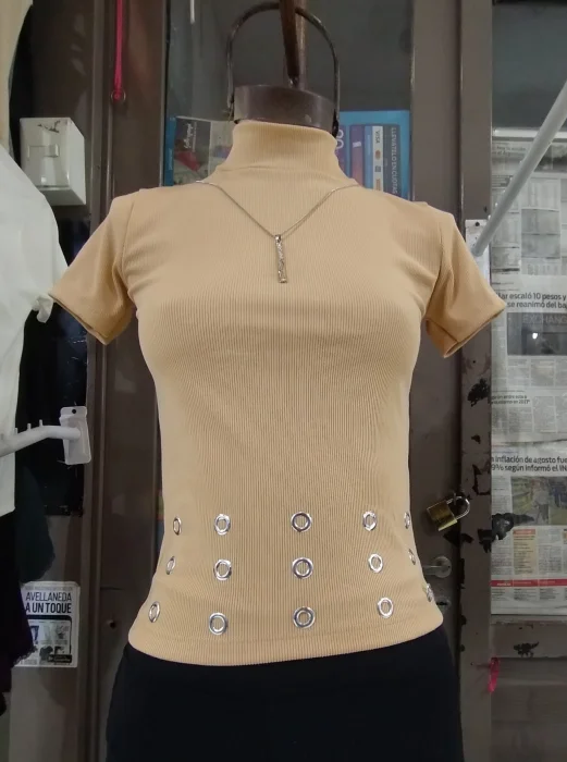 Media Polera con Tachas