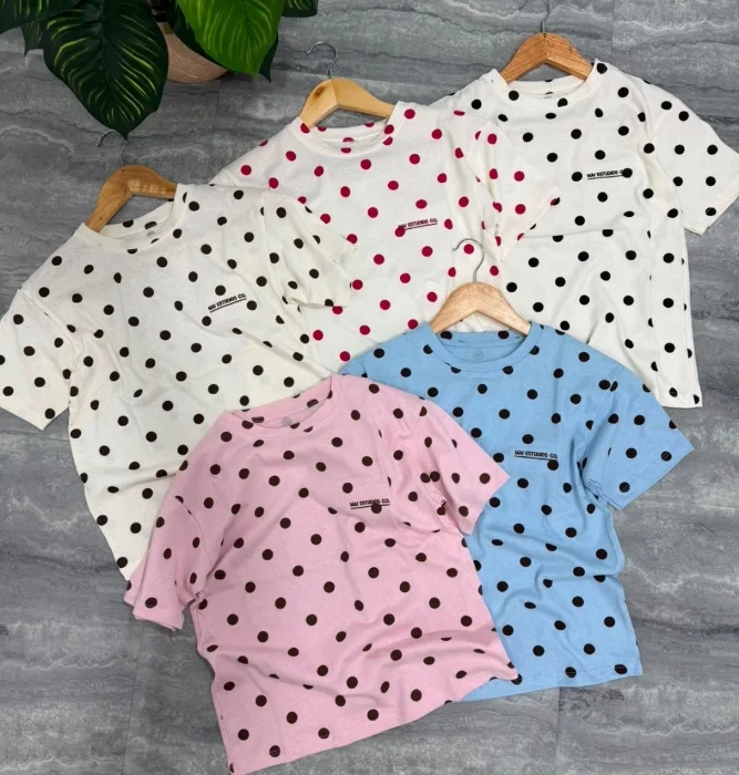 Remera Lunares