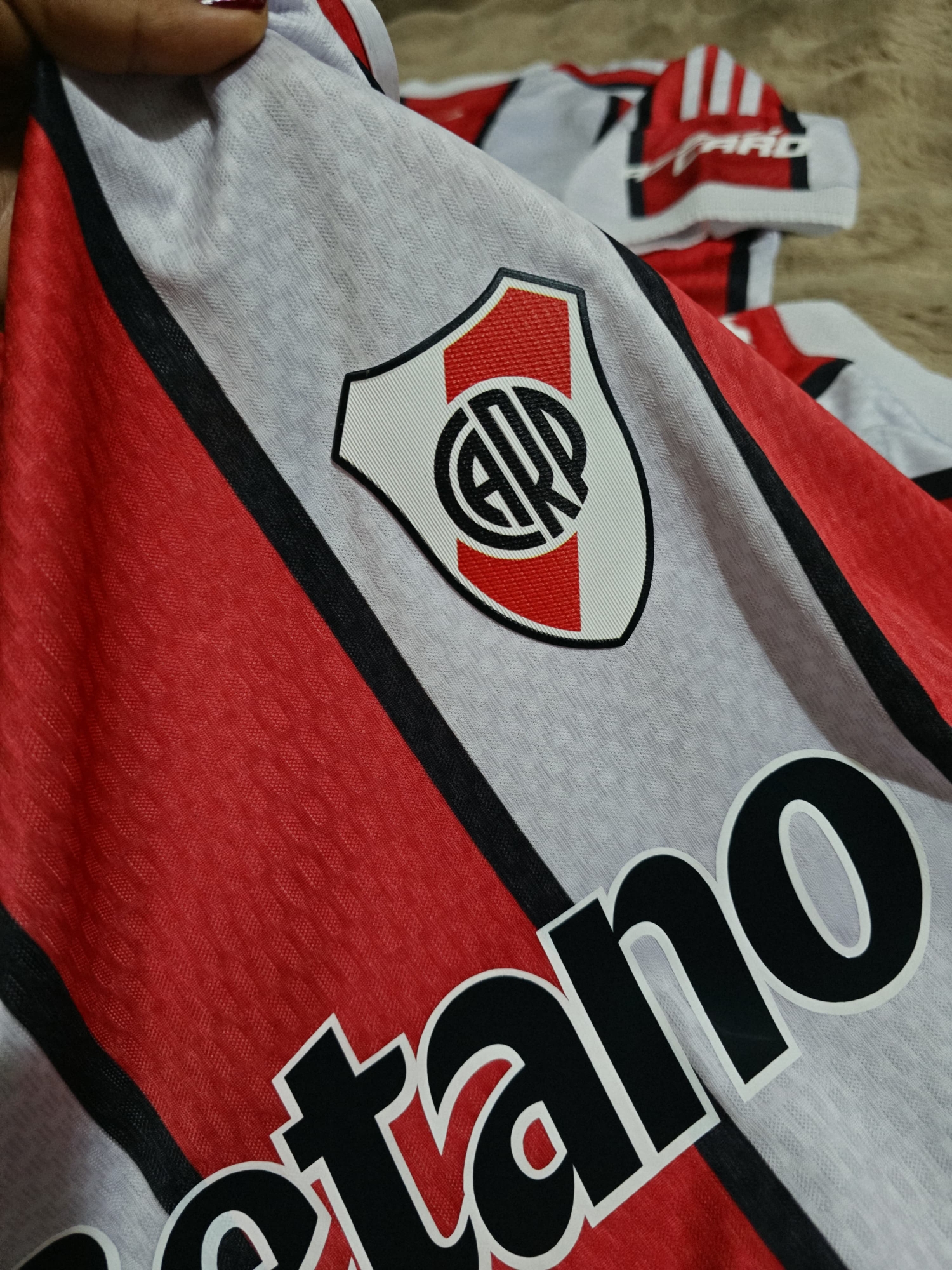 Camiseta Suplente River Plate con Dorsal - Imagen 4