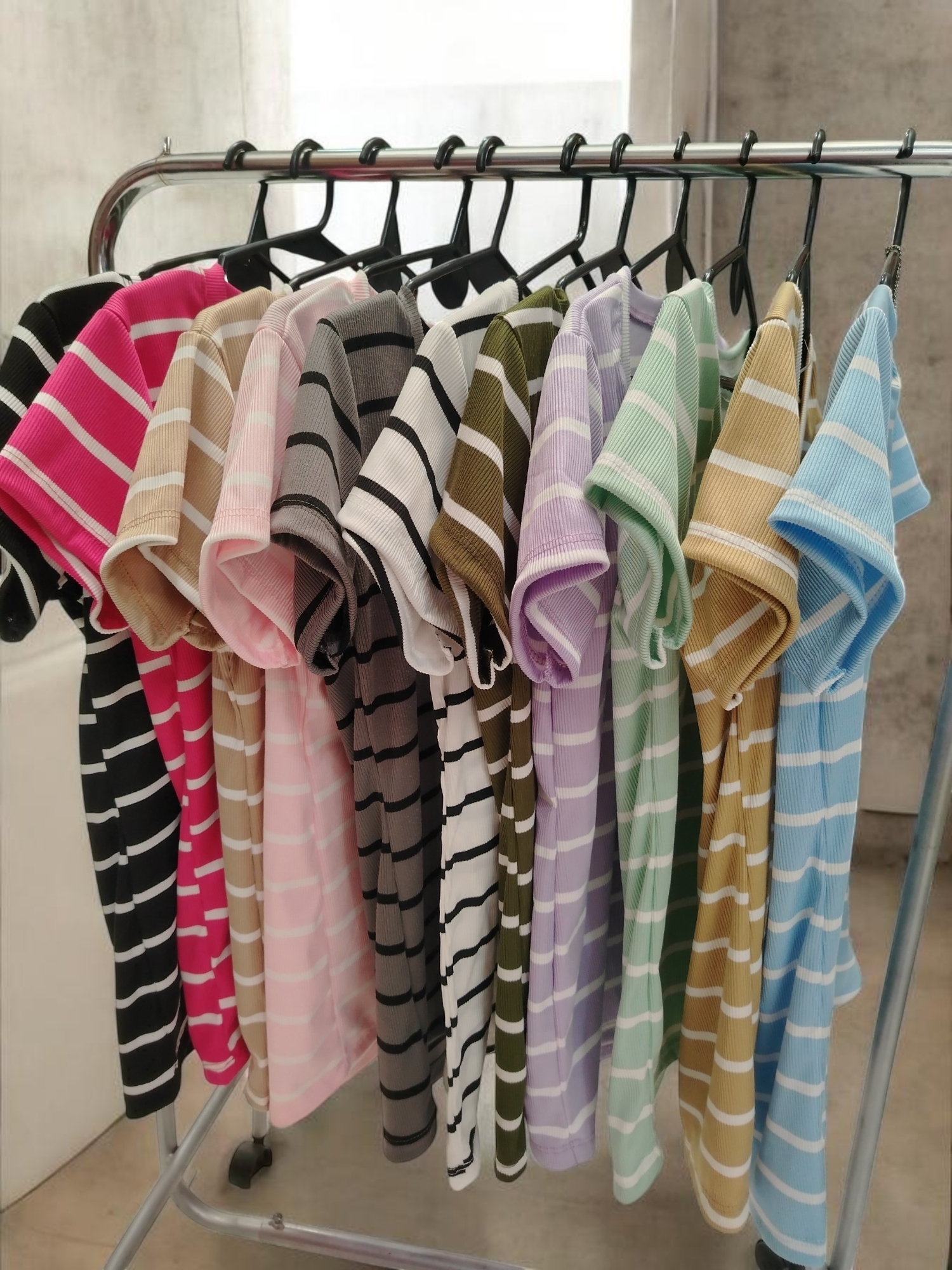 Remera Rayada Cuello V - Imagen 2