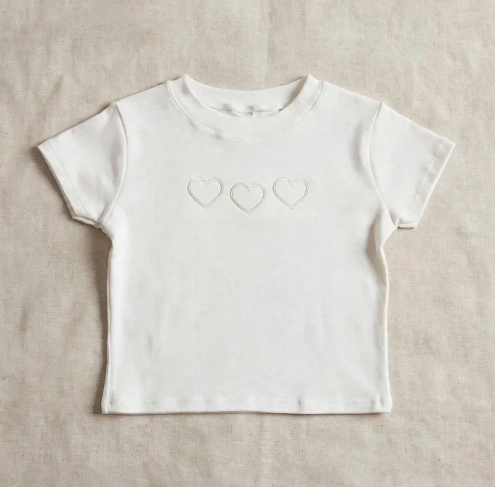 Remera Corazón Bordada