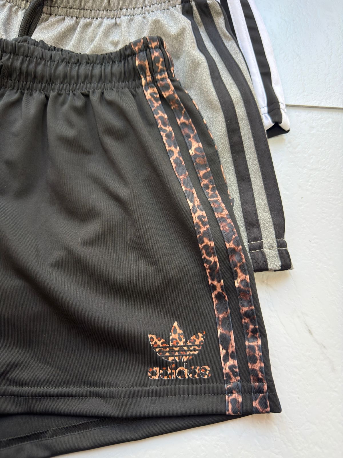 Short Adidas Lycra - b9d5f3b6-b2c0-4950-868c-af3d06e0c763.jpeg