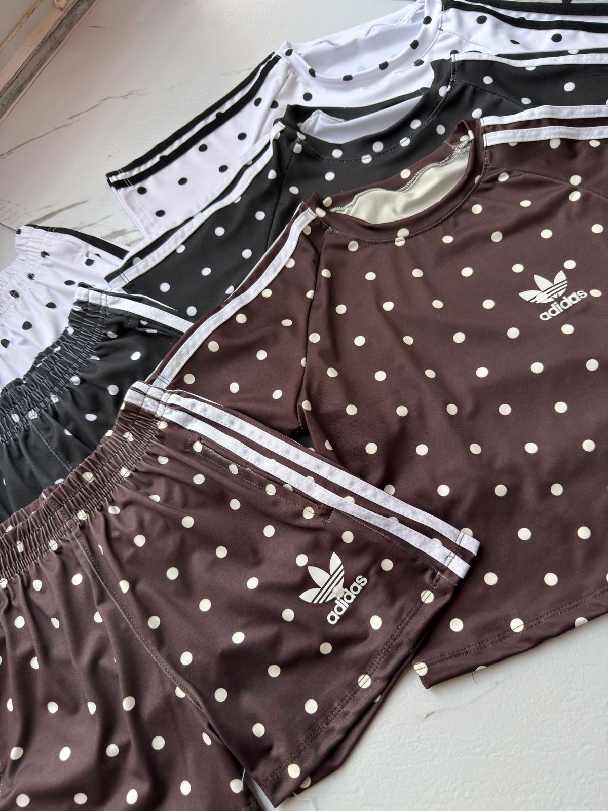 Conjunto Lunares - bd60a2a0-76cd-4429-a610-57422c8417f2.jpeg