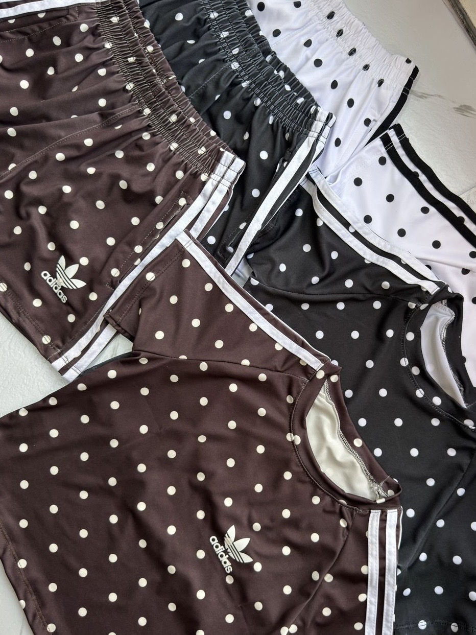 Conjunto Lunares - b840c6e8-500d-4ffe-860d-dbb3012992ca.jpeg