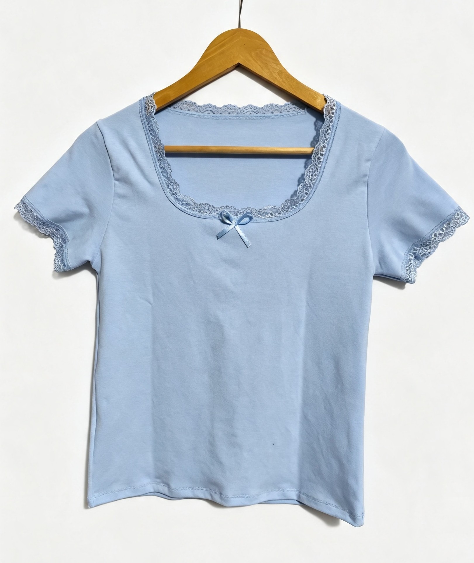 Remera Mellvin Cuello "c"puntilla - Imagen 2