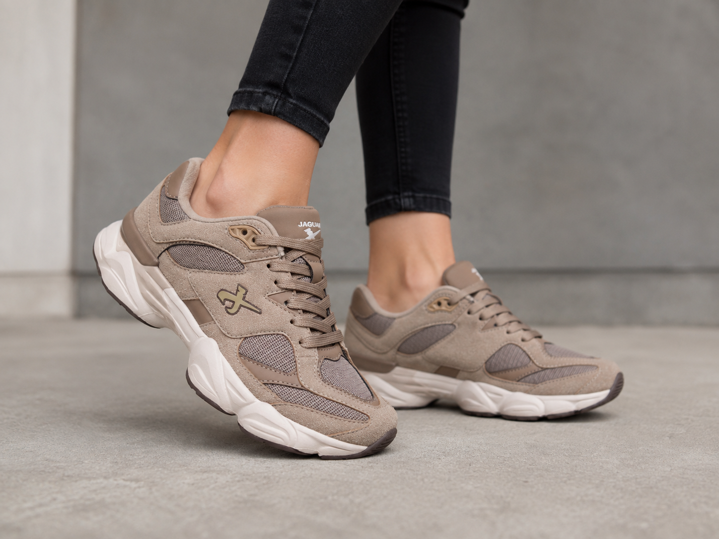 Zapatilla Deportiva Jaguar Importado Art. 9397 (36 al 40) - ChatGPT%20Image%203%20sept%202026%2C%2013_50_39.png