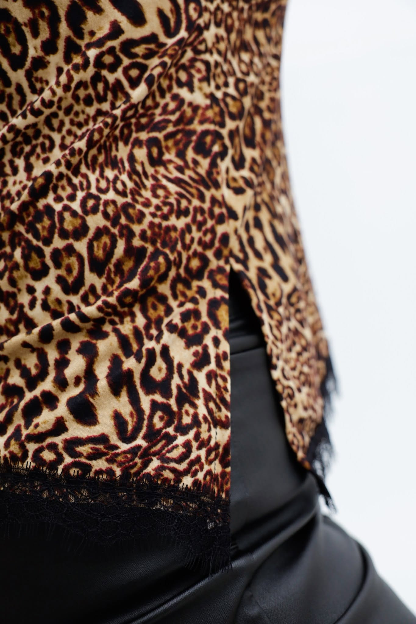 Top Animal Print con Puntilla Flecos - 730275316_1727626925428502_5835930559877520777_n.jpg