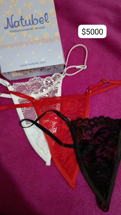 Lote de 10 Less Eroticas y Exhibidor