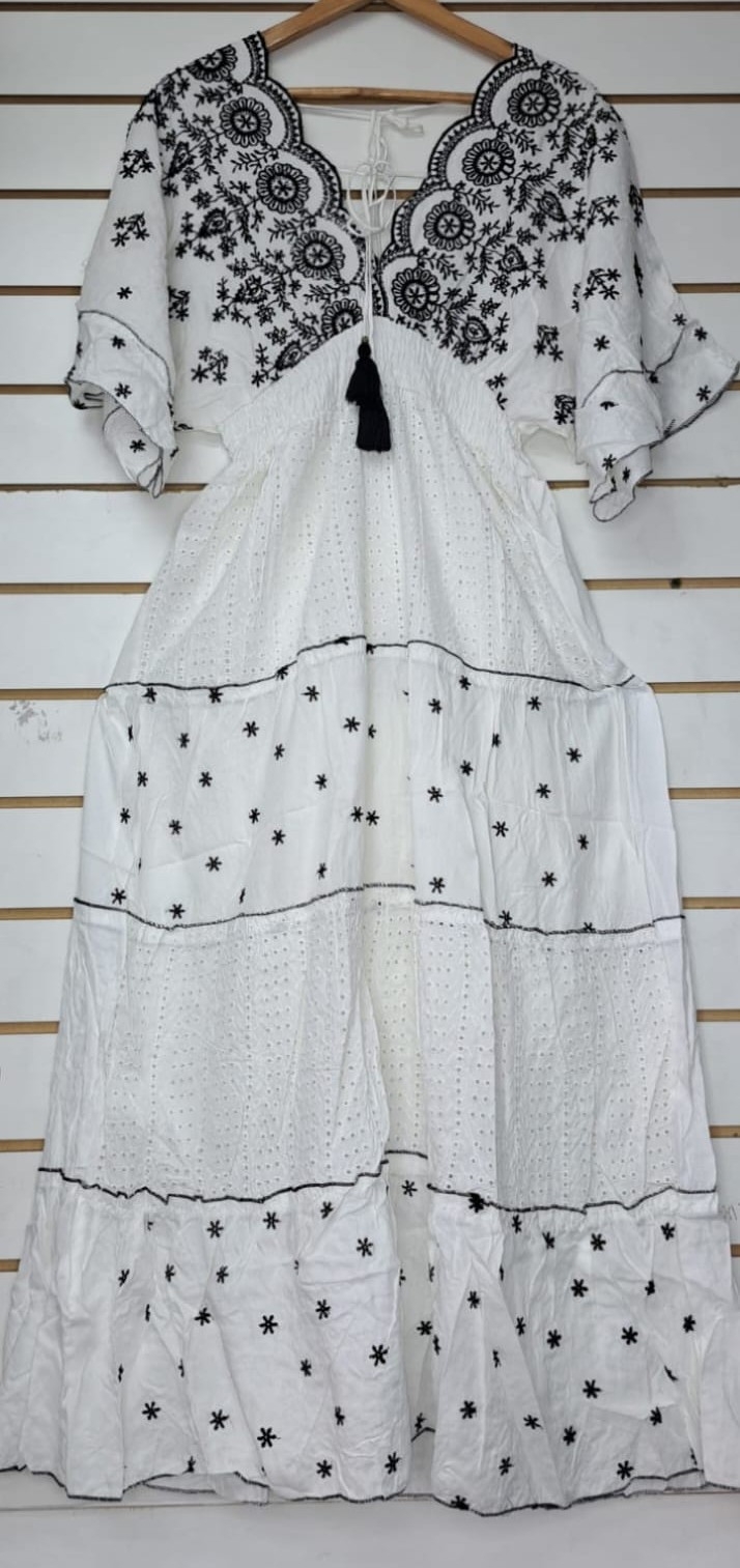 Vestido Importado Bordado en Broderie - Imagen 2