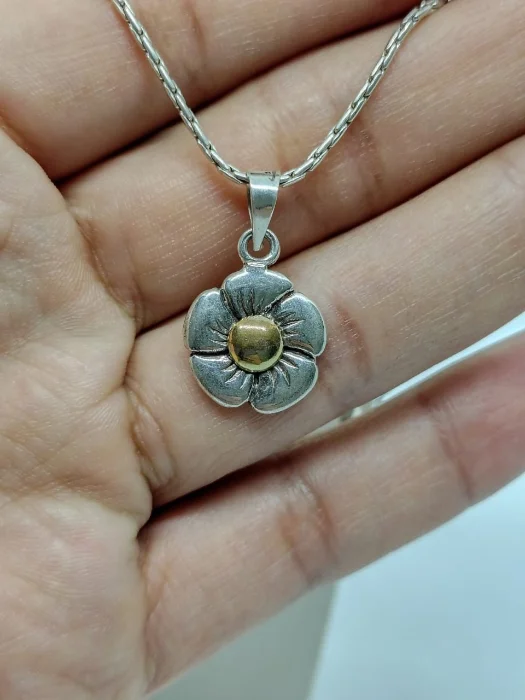 Dije Pensamiento de Plata y Oro.