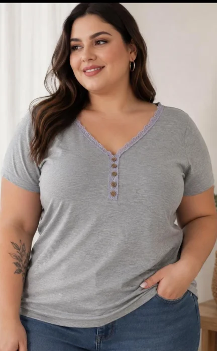 Remeras con Puntilla y Botón