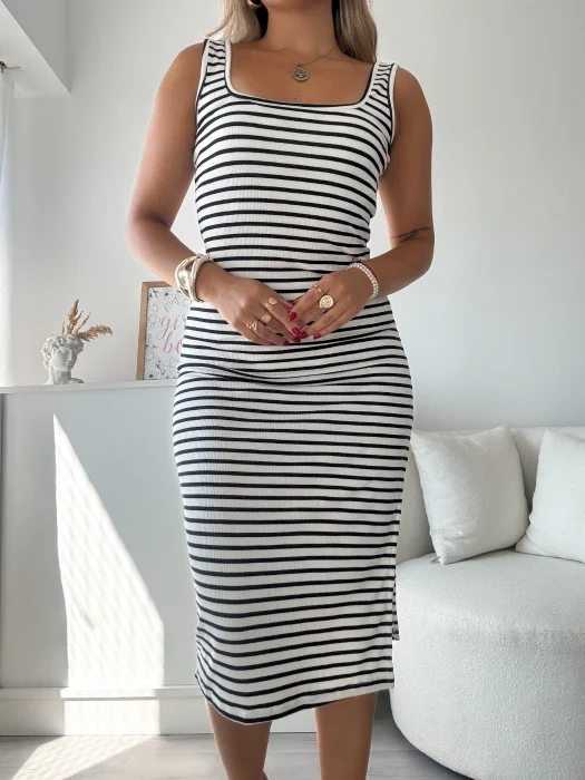 Vestido Rayado con Tajo