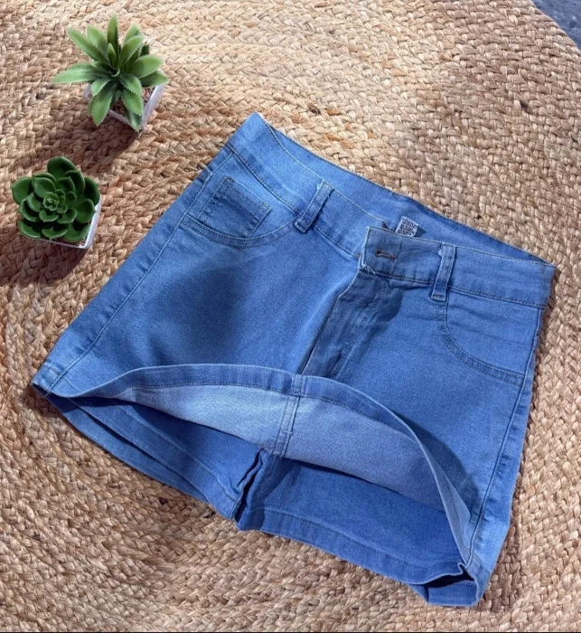 Short Pollera Celeste