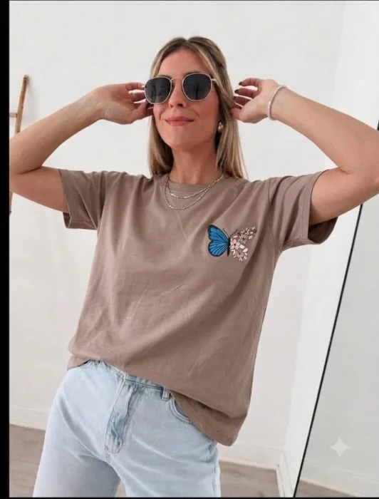 Remera Bordada Mariposa
