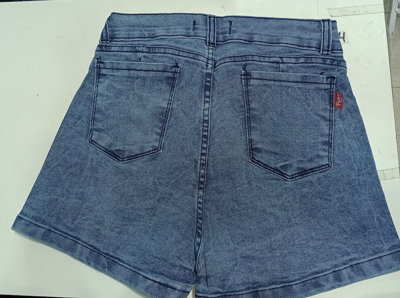 Shorts Elastizado con Brillo Color Nevado;) - Imagen 4