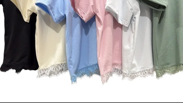 Remera con Encaje