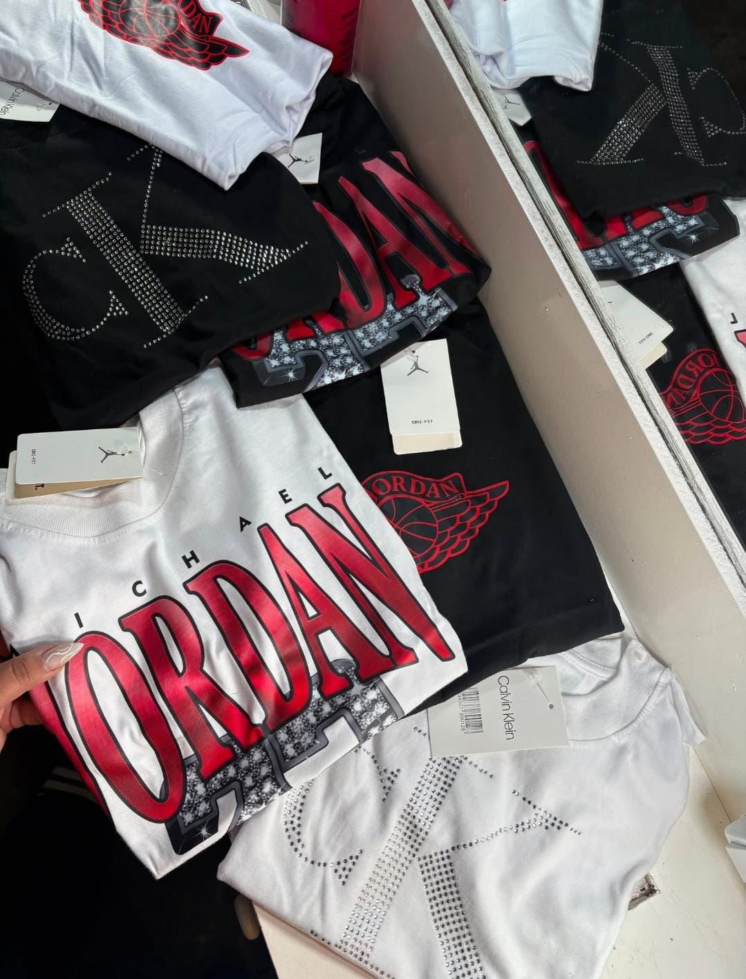 Remeras Strass Jordan - WhatsApp%20Image%202026-09-04%20at%2015.52.09.jpeg