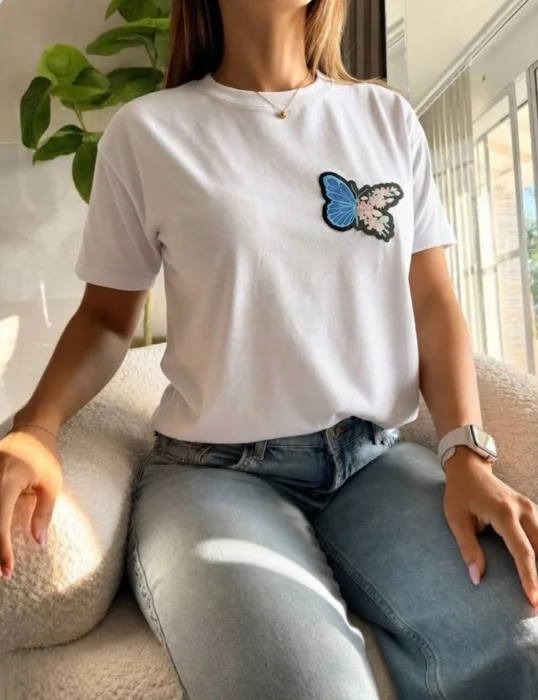 Remera Bordada Mariposa