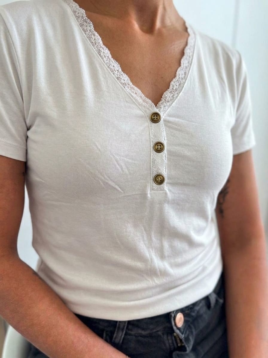 Remera Puntilla Botón - Imagen 2