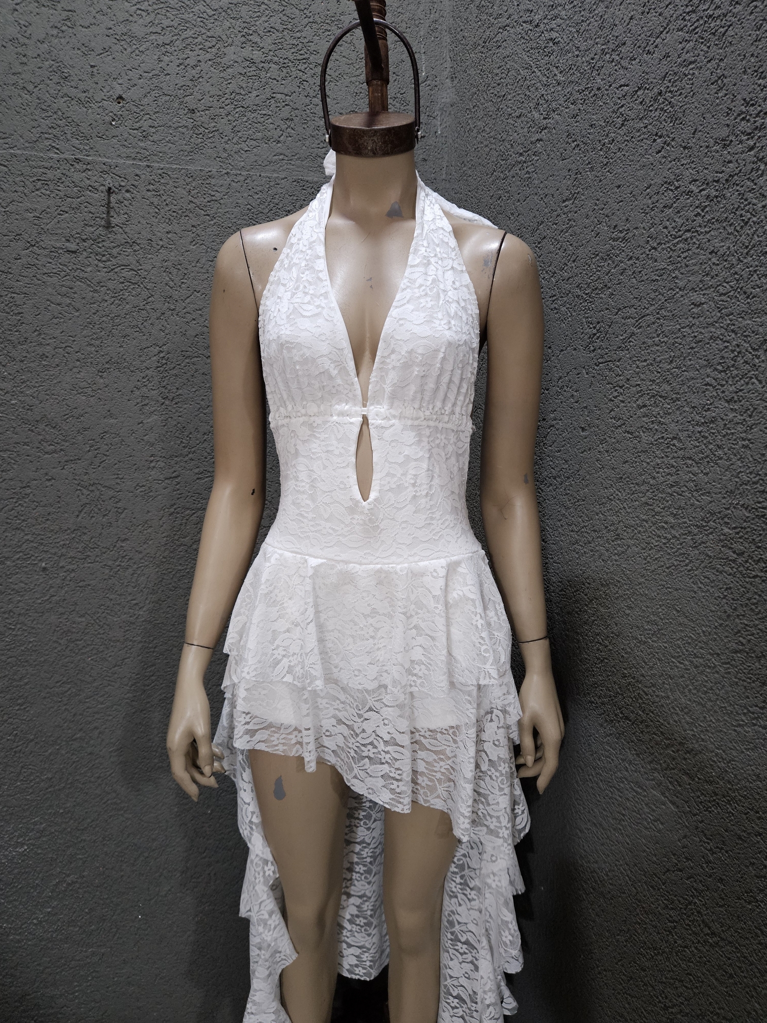 Vestido Encaje Cola Larga - Imagen 2