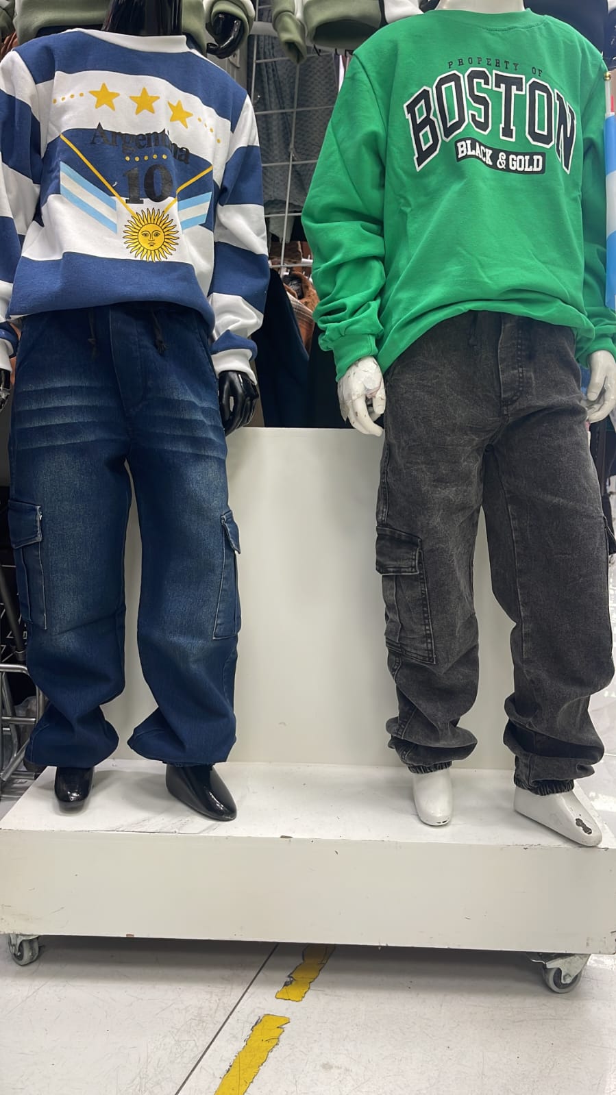 Jogger Cargo Jeans - 548539fc-0f89-474c-a4e6-f50ae0a4b2b6.jpeg