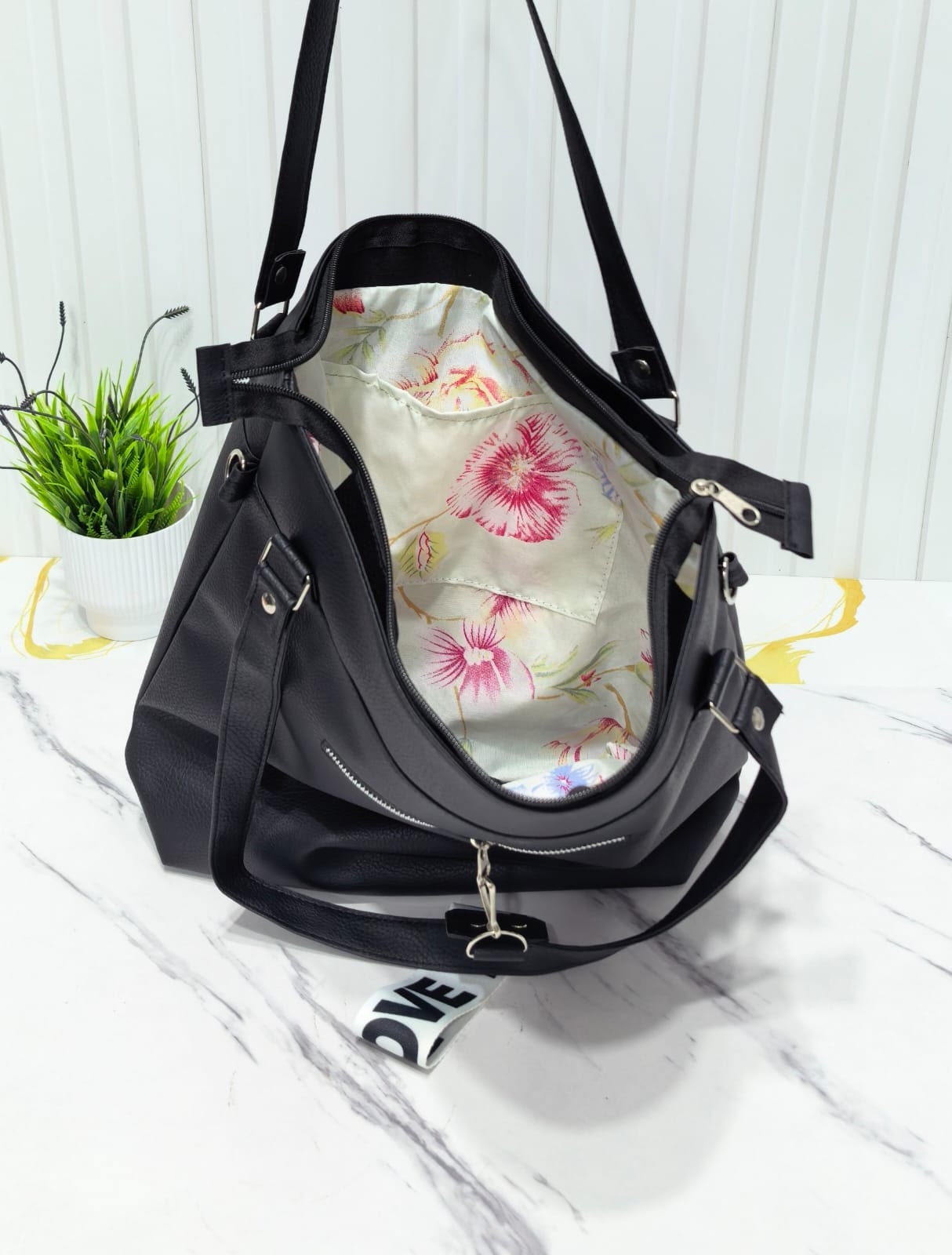 Bolso Morral Grande
de Cuero Ecológico. Excelente Calidad. - Imagen 3