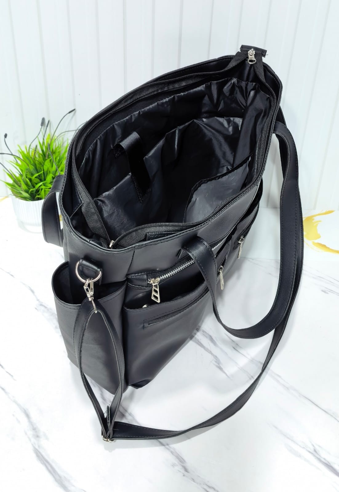 Bolso Morral Porta Lapto*
de Cuero Ecológico. Excelente Calidad - Imagen 2