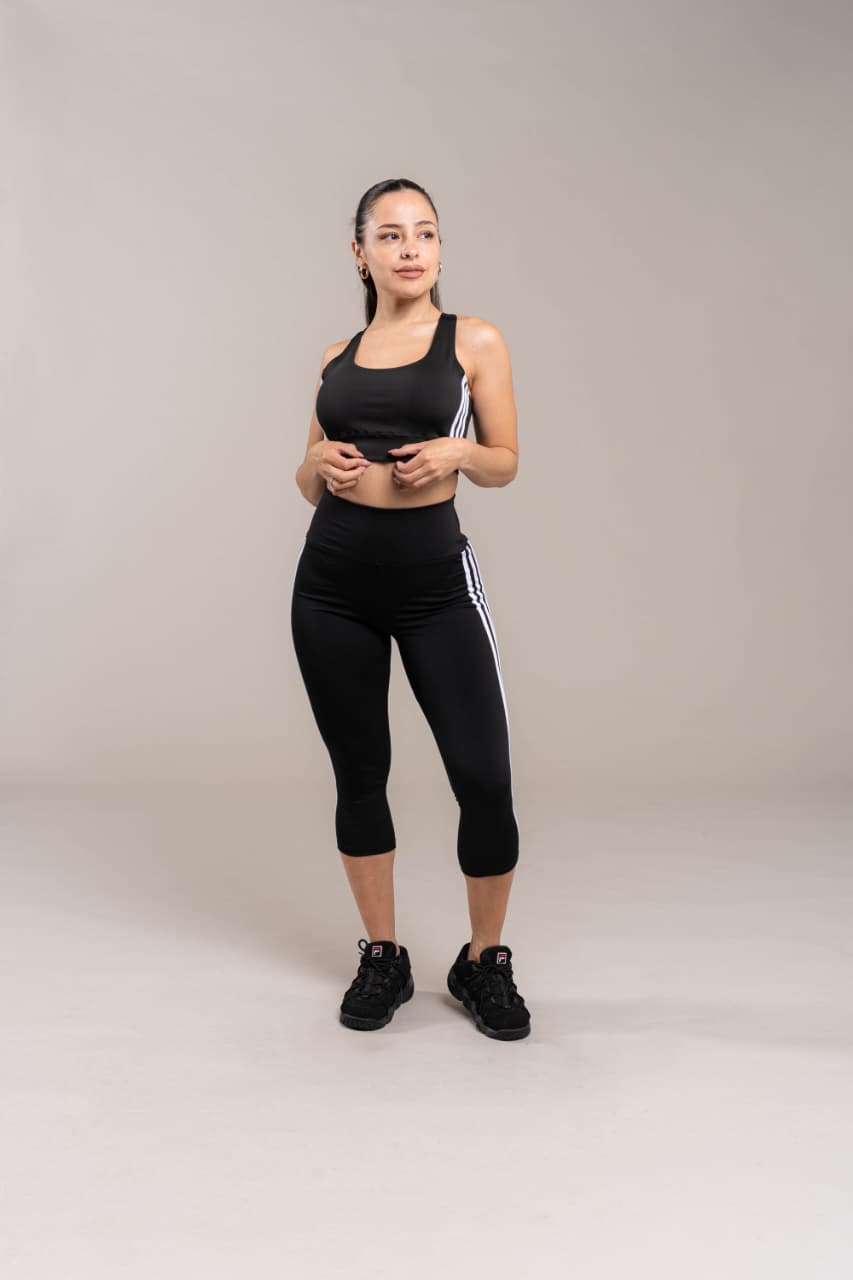 Capri con Tiras Yoga - 60be9b46-311c-40ba-9bd4-6036ed6df023.jpg
