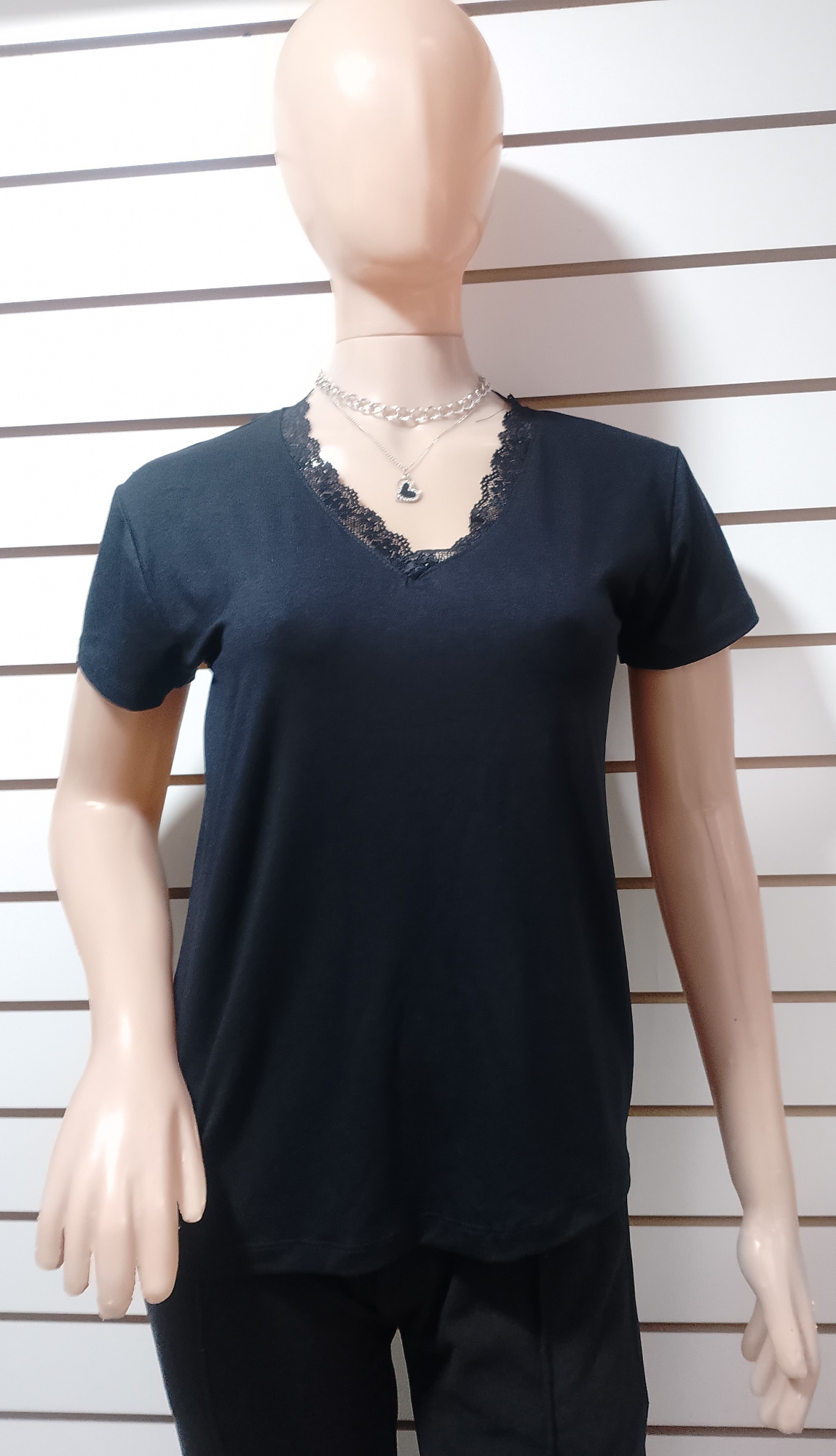 Remera de Modal Viscosa con Puntilla - Imagen 3