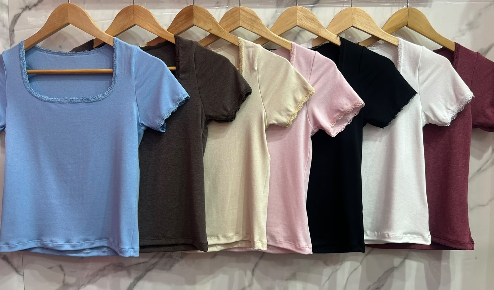 Remera Cuello ((u)) Puntillas (((melvin))) - Imagen 2