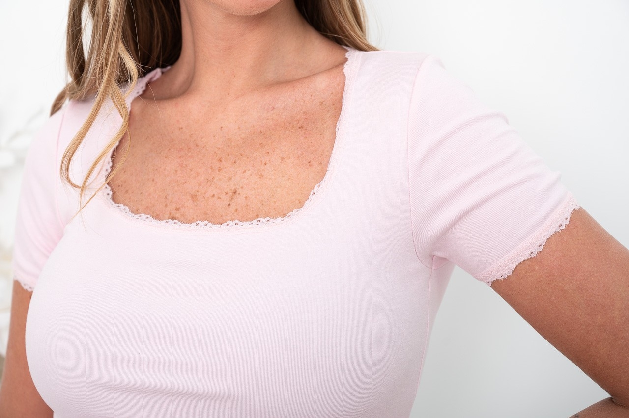 Remera Cuello ((u)) Puntillas (((melvin))) - Imagen 5