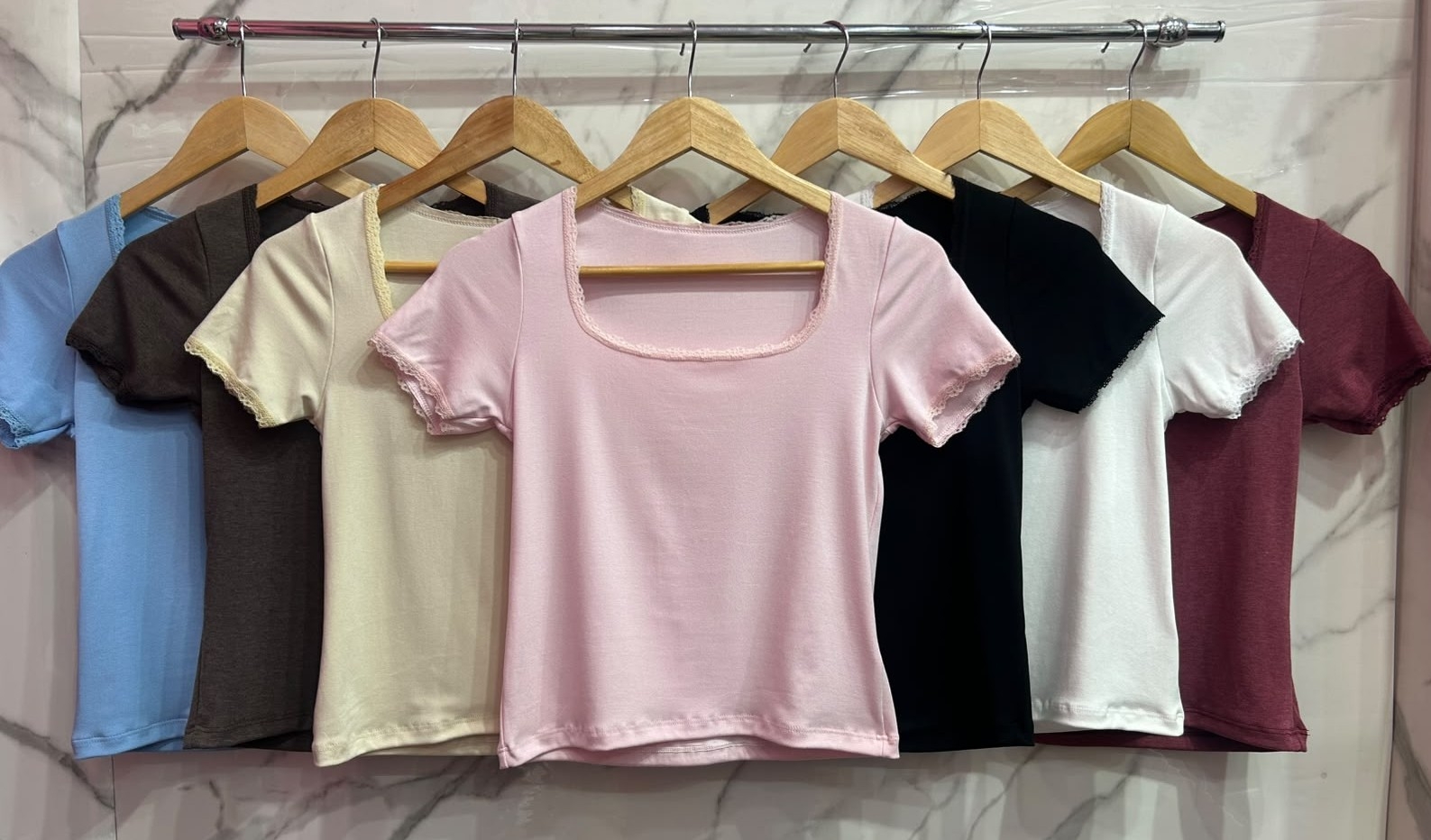 Remera Cuello ((u)) Puntillas (((melvin))) - Imagen 4
