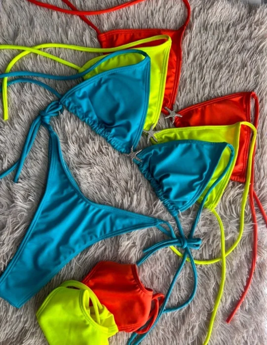 (art. 2124) Bikinis