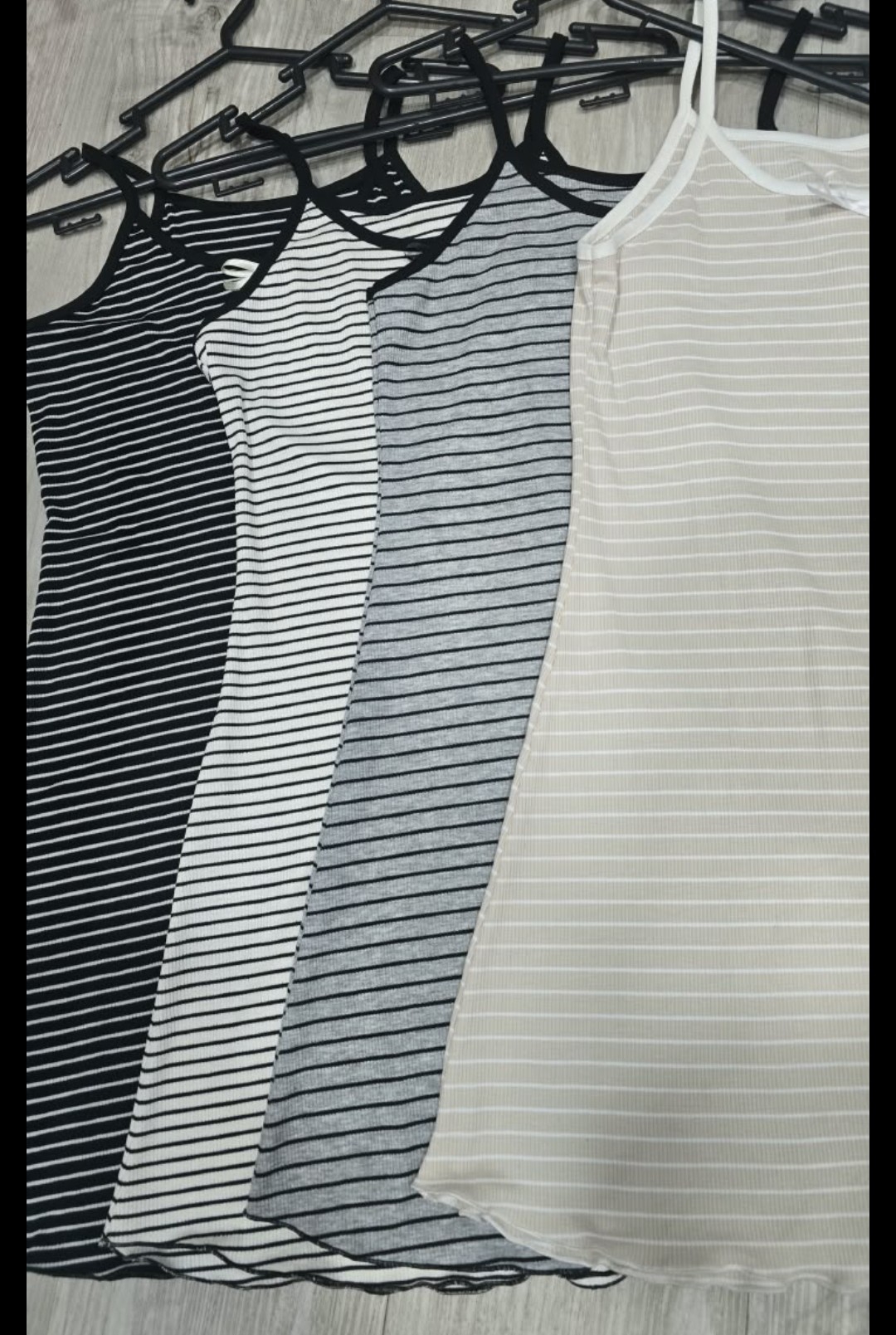 Vestidos Lisos y Rayados - Imagen 3