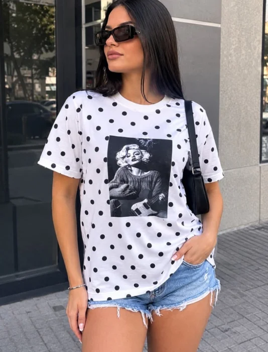 Remeras de Mujer con Lunares y Estampados