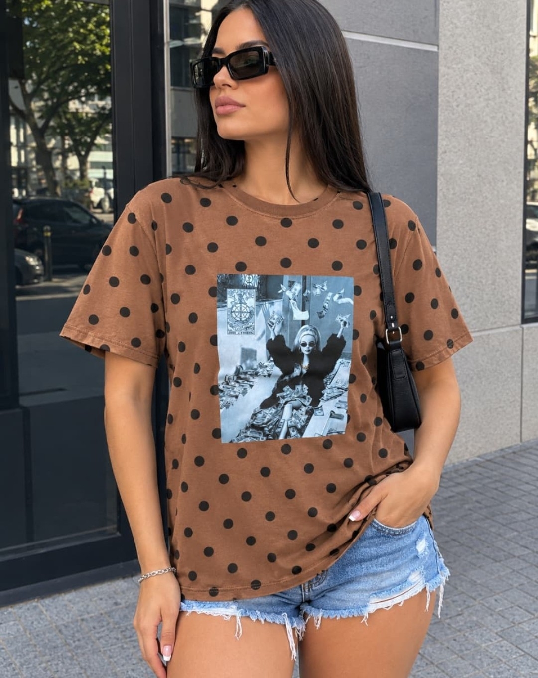 Remeras de Mujer con Lunares y Estampados - Imagen 2
