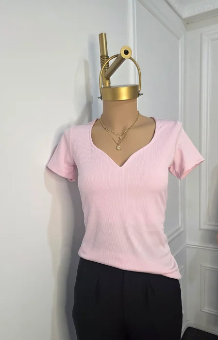 Remera Escote Corazón