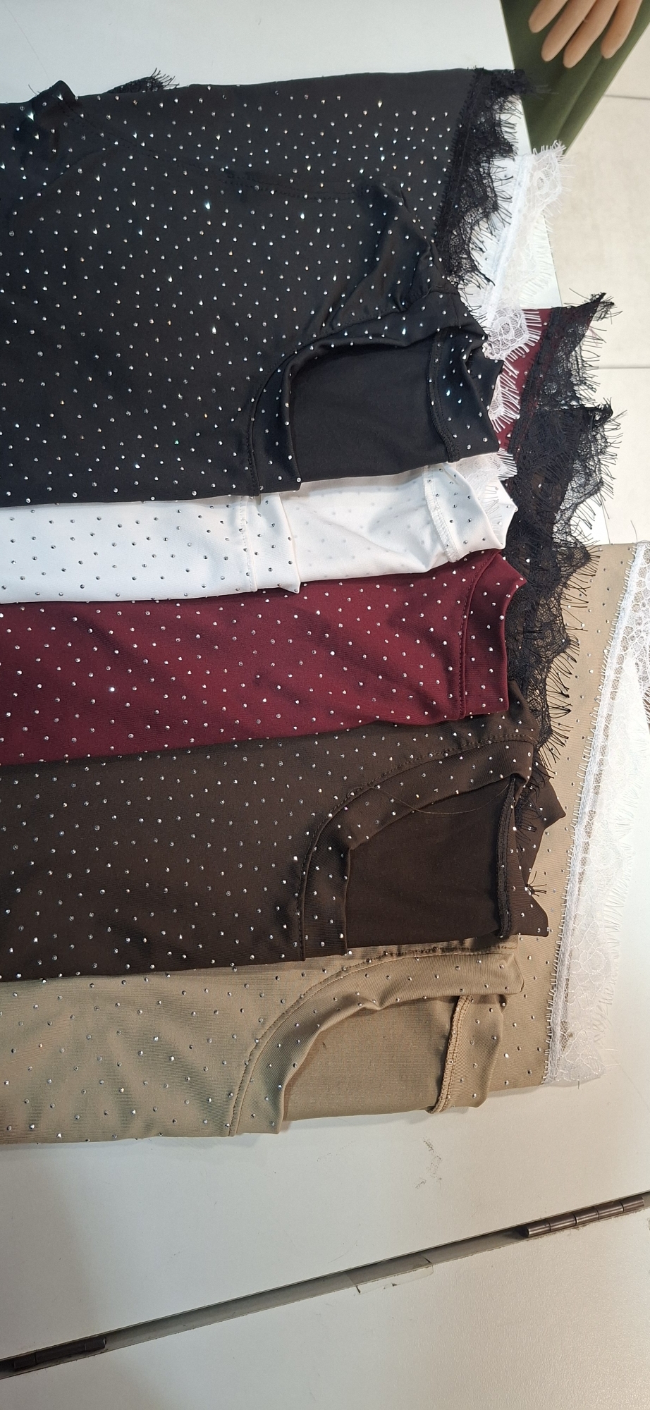 Remera de Lycra con Strass con Puntilla - Imagen 6