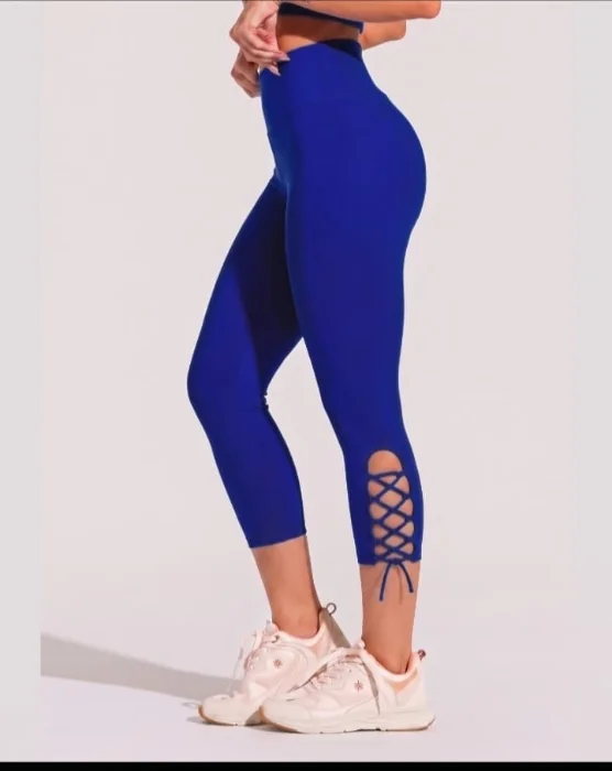 Capri   con    Tiritas   Lycra