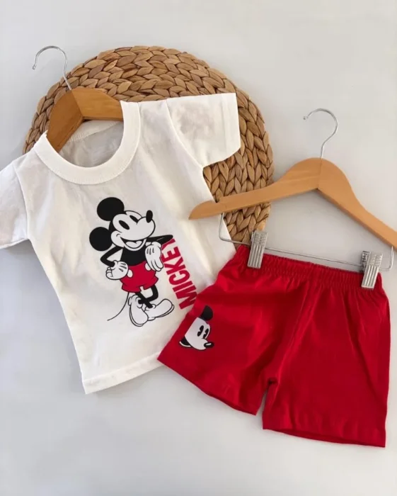 Conjunto de Verano Remera + Shorts Mickey