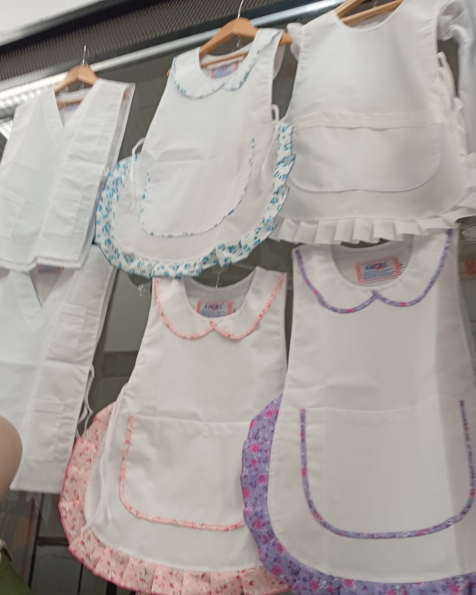 Hermosas Pecheras Escolares - Imagen 3
