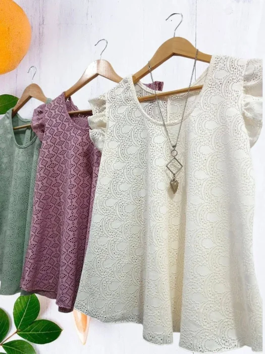 Remera Broderi con Lycra Evase