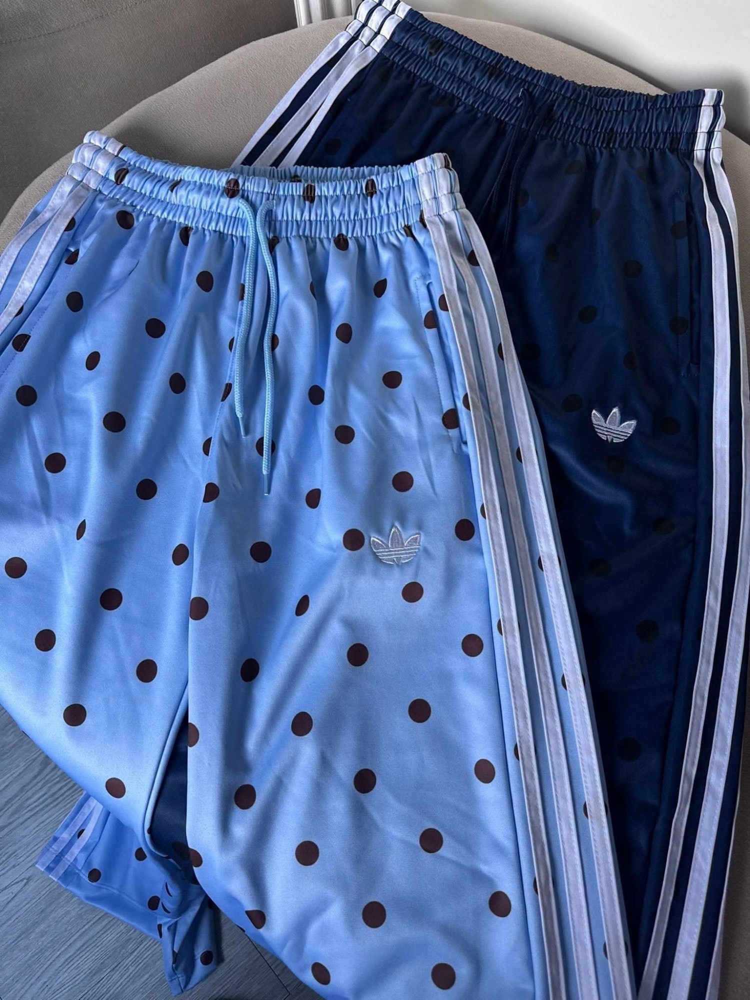 Pantalón Adidas Logo Bordado - Imagen 4