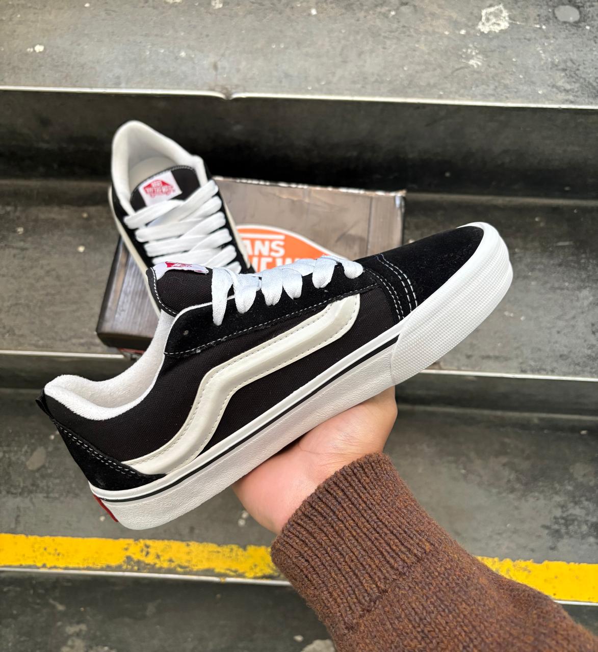 Vans Knu - db7d7342-0f97-4dc0-b235-68ef40f24e49.jpeg